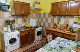 Apartament 2 camere, la casa, decomandat, zona Cetate