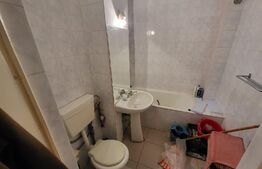 Apartament 4 camere, 77 mp, zona Cetate Liceul Sportiv