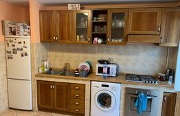 Apartament 3 camere, 80 mp, balcon, zona Cetate