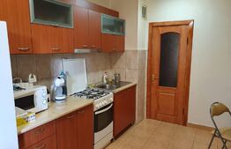 Apartament 3 camere, decomandat, etaj 2, cetate