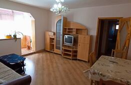 Apartament 3 camere, decomandat, etaj 1,cetate