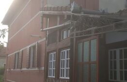 Casa de 4 camere, 246 mp teren, terasa, zona Centrala 