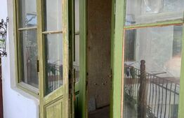 Apartament spatios, 3 camere, balcon, 110 mp, zona Centrala