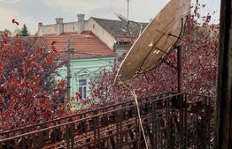 Apartament spatios, 3 camere, balcon, 110 mp, zona Centrala