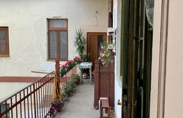 Apartament spatios, 3 camere, balcon, 110 mp, zona Centrala