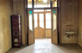 Apartament spatios, 3 camere, balcon, 110 mp, zona Centrala