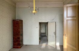 Apartament spatios, 3 camere, balcon, 110 mp, zona Centrala