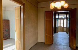 Apartament spatios, 3 camere, balcon, 110 mp, zona Centrala