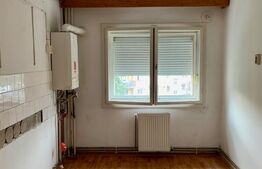 Apartament 5 camere, 2 balcoane, etaj intermediar, zona Vlaicu