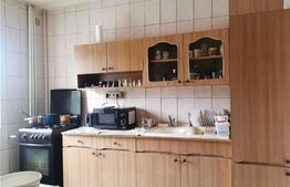 Apartament cu 4 camere decomandate, 117 mp, Confectii