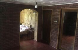 Casa cu 2 camere, 60 mp, teren de 640 mp, garaj, 3 Insule