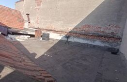 Casa curte comuna, 4 camere, 90 mp utili, Parneava