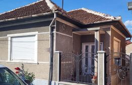 Casa 100 mp utili, teren 200 mp, doua corpuri+gradina, Gradiste