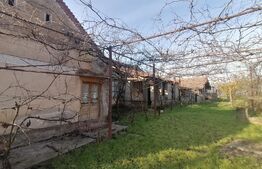 Casa de renovat/demolat, teren 1051 mp, front stradal 25 ml, Felnac