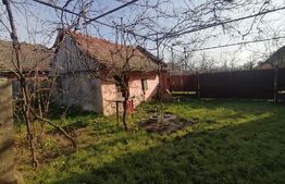 Casa de renovat/demolat, teren 1051 mp, front stradal 25 ml, Felnac