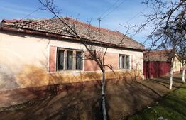 Casa de renovat/demolat, teren 1051 mp, front stradal 25 ml, Felnac