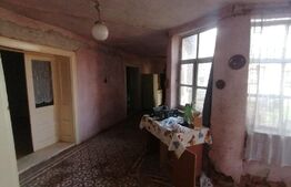 Casa de renovat/demolat, teren 1051 mp, front stradal 25 ml, Felnac