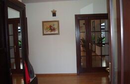 Vila cu 5 camere, 300 mp utili, teren cu 900 mp, Muresel