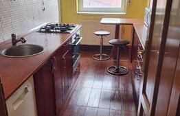 Apartament cu 4 camere, 130 mp, decomandat, Central