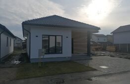 Casa individuala, 79 mp utili, teren 325 mp, Via Carmina