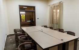 Casa moderna cu 8 camere, 600mp, Central