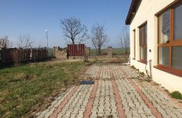 Casa 161 mp utili, teren 385 mp, Cartierul Verde