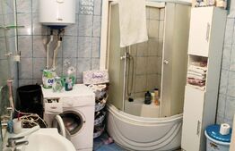 Apartament cu 2 camere la casă, decomandat, 57 mp, zona Centrală