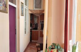 Apartament cu 2 camere la casă, decomandat, 57 mp, zona Centrală