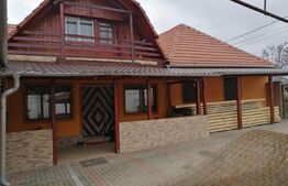 Casa individuala, 3 corpuri, 2942 mp teren, acces auto, doua fronturi, Vinga