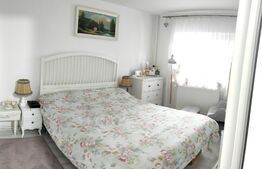 Apartament cu 3 camere, decomandat, 78 mp utili, parter, în zona Micălaca
