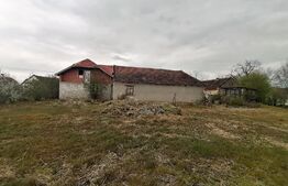 Doua case, 1439 mp teren si doua fronturi stradale, Tarnova