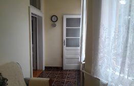 Casa 260 mp formata din doua apartamente, 369 mp teren, zona Intim