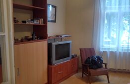 Casa 260 mp formata din doua apartamente, 369 mp teren, zona Intim