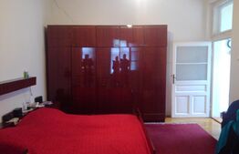 Casa 260 mp formata din doua apartamente, 369 mp teren, zona Intim