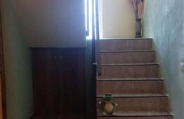 Vand casa cu etaj si 2 spatii de inchiriat in Chisineu Cris 