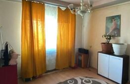 Apartament de vanzare, cu 5 camere, zona 300 Micalaca
