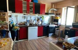 Apartament de vanzare, cu 5 camere, zona 300 Micalaca