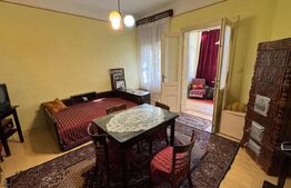 Casă de vânzare în centrul Pâncota cu magazin și dependințe.