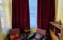 Casă de vânzare în centrul Pâncota cu magazin și dependințe.