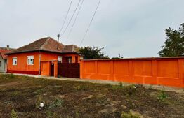 Casa de vanzare in Macea, teren 942 mp
