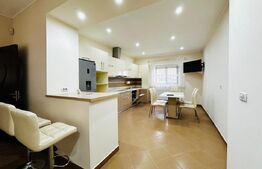 Casa spatioasa cu 5 dormitoare, doua bucatarii si teren de 1100 mp