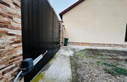 Casa spatioasa cu 5 dormitoare, doua bucatarii si teren de 1100 mp