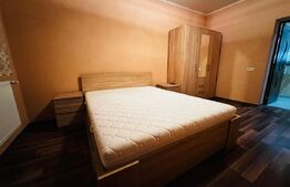 Casa spatioasa cu 5 dormitoare, doua bucatarii si teren de 1100 mp