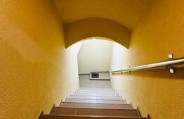 Casa spatioasa cu 5 dormitoare, doua bucatarii si teren de 1100 mp