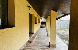 Casa spatioasa cu 5 dormitoare, doua bucatarii si teren de 1100 mp