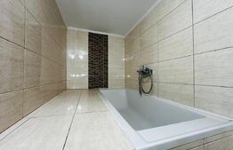 Casa spatioasa cu 5 dormitoare, doua bucatarii si teren de 1100 mp