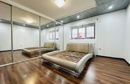 Casa spatioasa cu 5 dormitoare, doua bucatarii si teren de 1100 mp