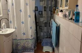 Casa in Iratosu cu teren, apa curentă, centrală termica , curte mare, livada