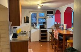 Casa in Iratosu cu teren, apa curentă, centrală termica , curte mare, livada