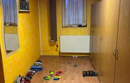 Casa in Iratosu cu teren, apa curentă, centrală termica , curte mare, livada